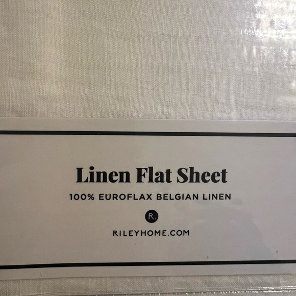 Riley Linen Flat Sheet​​ - Picture 2 of 5